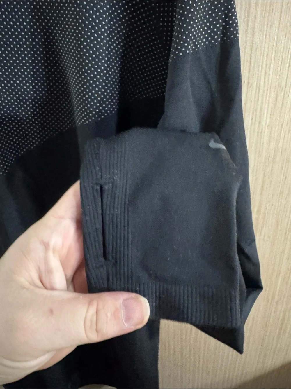 Nike Dri Fit Black Long Sleeve Tight Athletic Jacket with Subtle Dot Detail XL